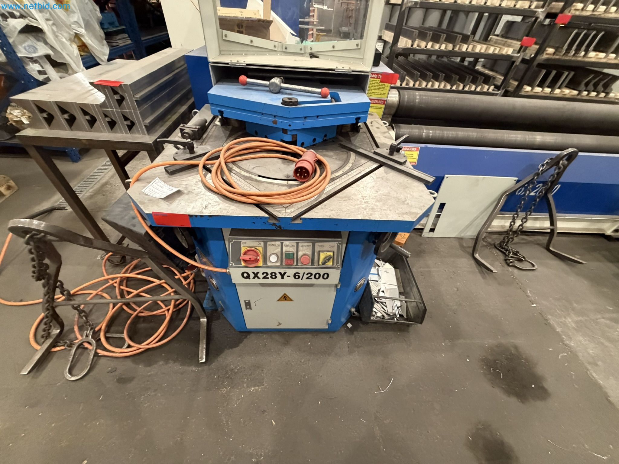 Hydraulische Ausklinkmaschine Anhui Yawei Machine Tool QX28Y-6/200